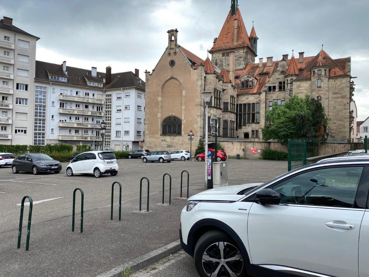 Logement De Charme Dans Un Monument Historique Date De 1544, Au Centre De Haguenau Exterior photo
