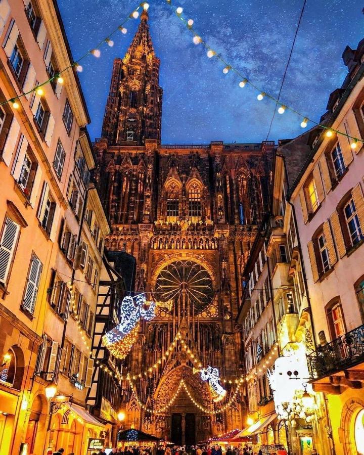 Logement De Charme Dans Un Monument Historique Date De 1544, Au Centre De Haguenau Exterior photo